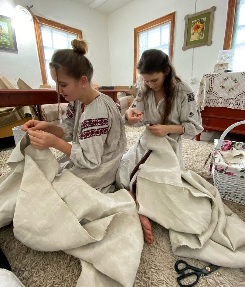 Развитие мастерства по пошиву старинной рубахи в РП Украины (4).jpg
